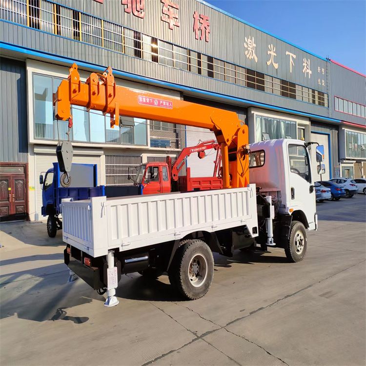 南溪区三轮随车吊定制 农用改装机自备吊中瑞长期出售